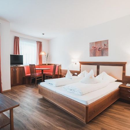 Hotel Am Sonneck Lagundo Esterno foto