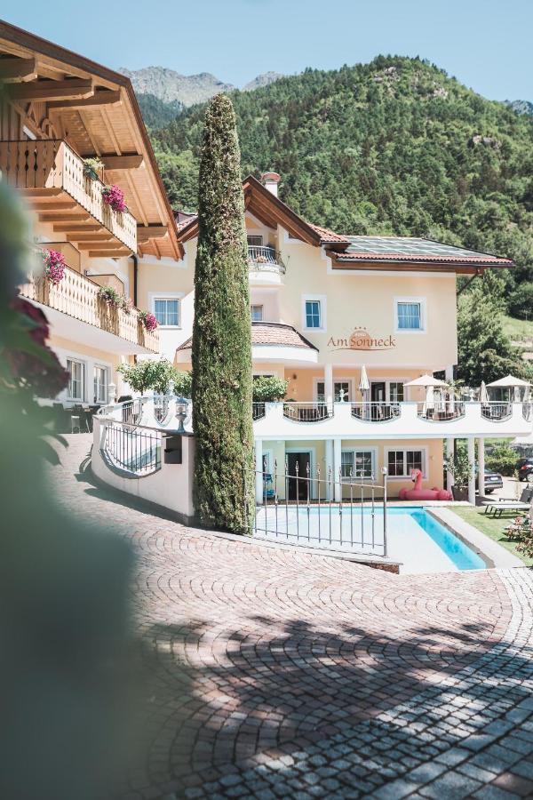 Hotel Am Sonneck Lagundo Esterno foto