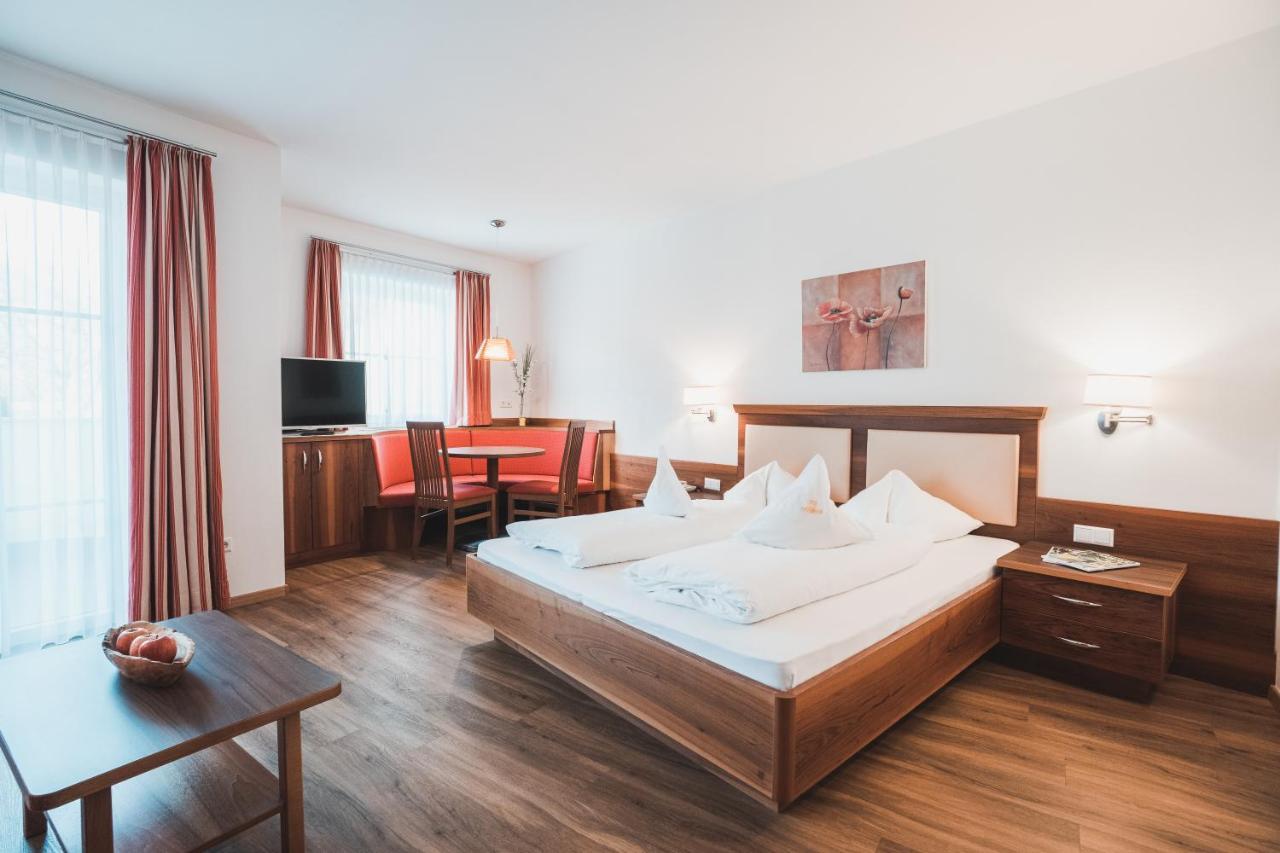 Hotel Am Sonneck Lagundo Esterno foto
