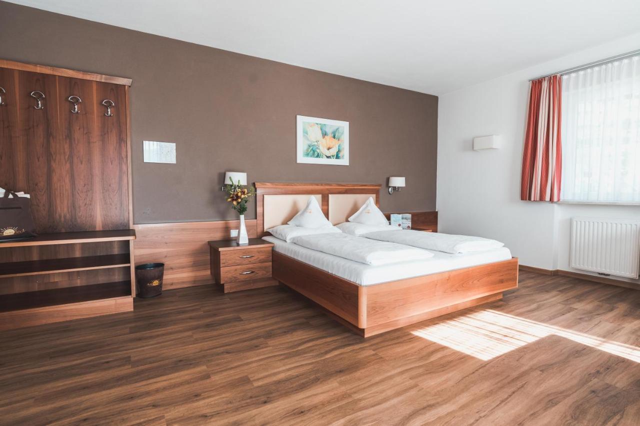 Hotel Am Sonneck Lagundo Esterno foto