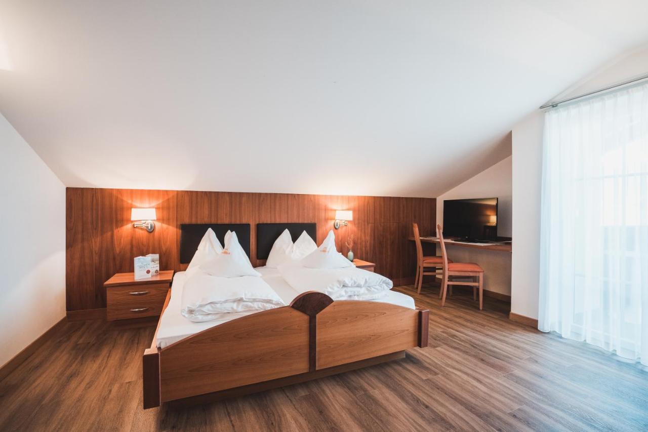Hotel Am Sonneck Lagundo Esterno foto